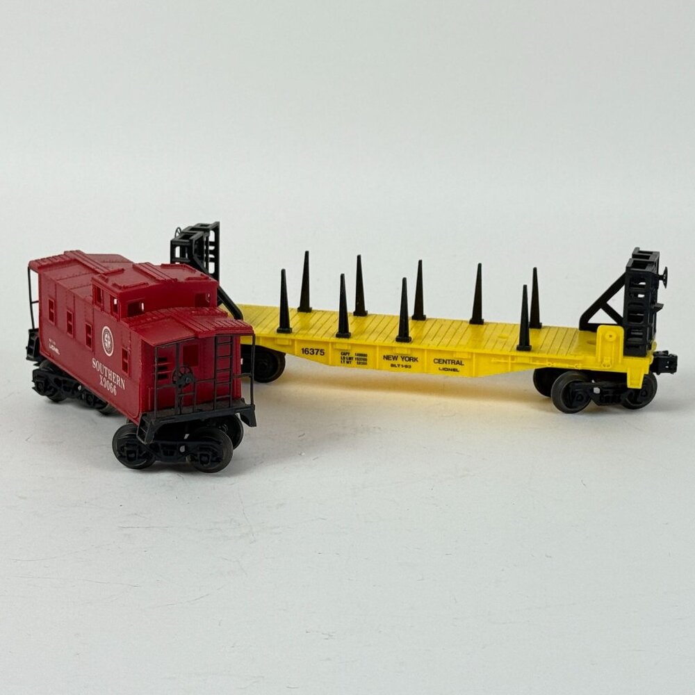 Lionel Caboose Southern X9066 & New York Central Flatcar 16375 Set
